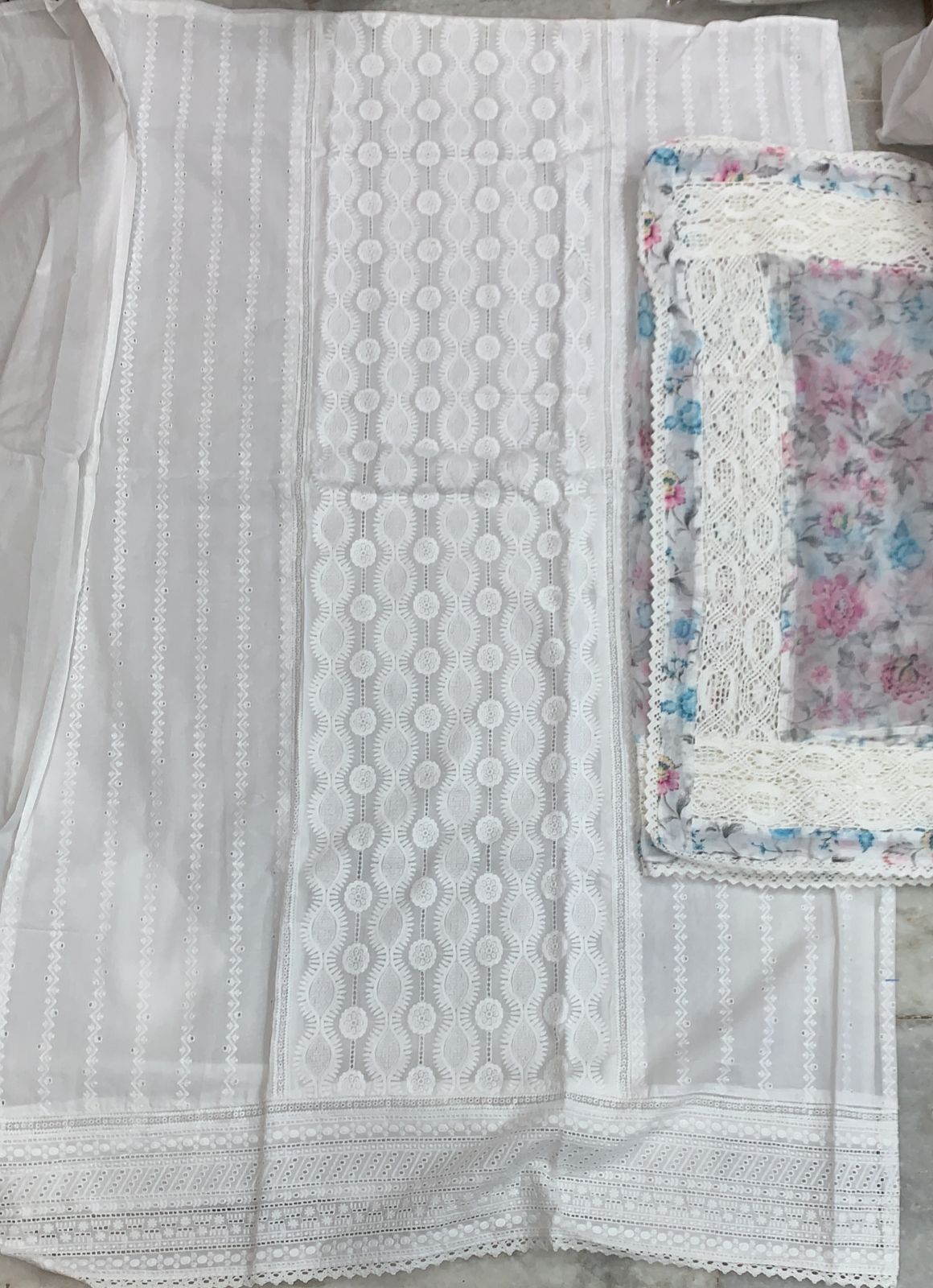 Non Catalogue Suits ( Rate : 1925/- Per Pcs , Design : 1 Piece  )  available in singles 